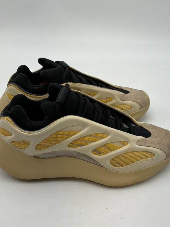 Adidas Yeezy 700 V3 Safflower Men\'s Size 6.5 Sneakers G54853 Low Top